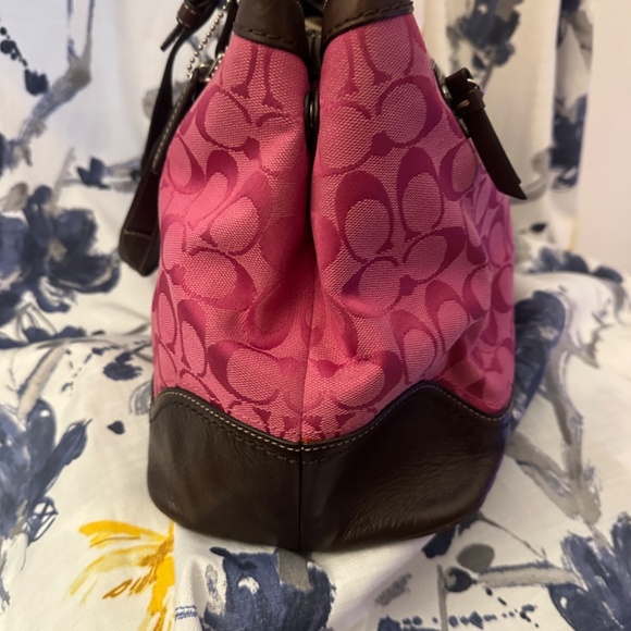 COACH Hampton Signature Collection Magenta STYLE F13022 - Picture 4 of 15